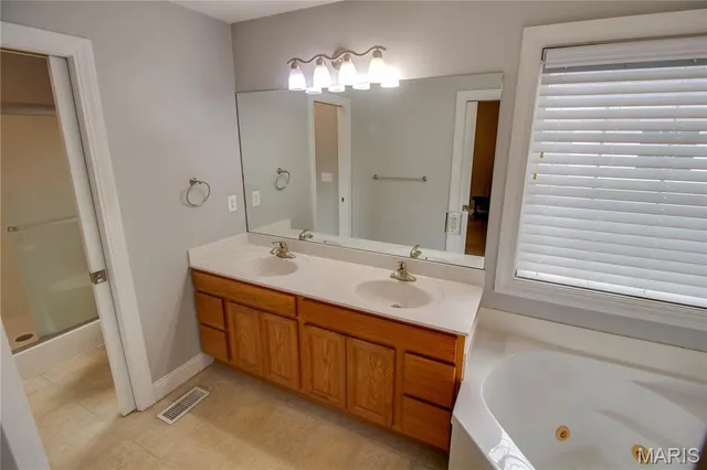 $304,760 | 4627 Wisteria Drive, Alton, IL 62002