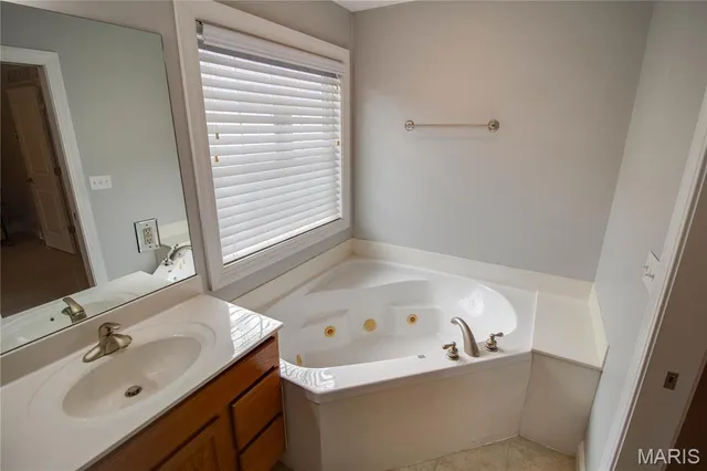 $304,760 | 4627 Wisteria Drive, Alton, IL 62002