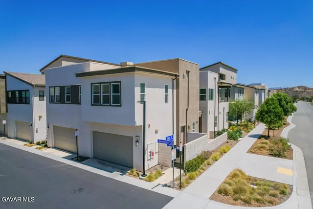 $699,000 | 27504 Illumination Court, Valencia, CA 91381