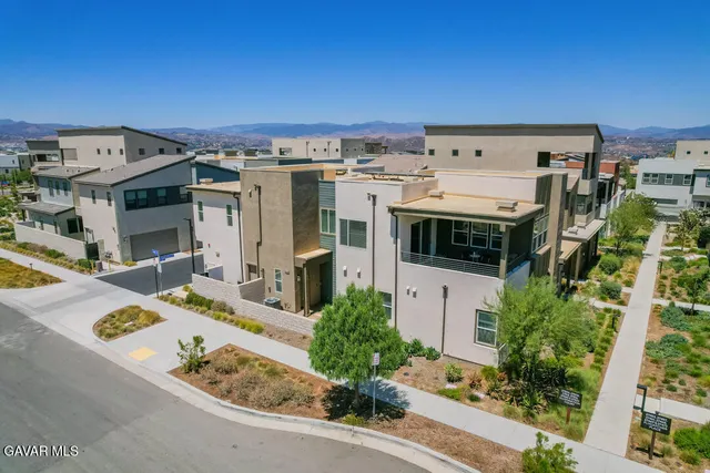 $699,000 | 27504 Illumination Court, Valencia, CA 91381