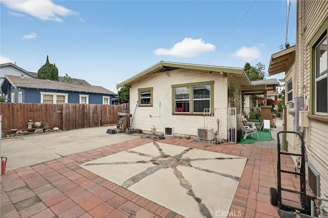 $1,099,000 | 1524 East Hellman Street, Long Beach, CA 90813