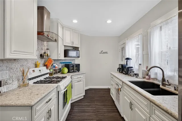 $1,099,000 | 1524 East Hellman Street, Long Beach, CA 90813