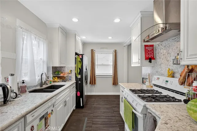 $1,099,000 | 1524 East Hellman Street, Long Beach, CA 90813