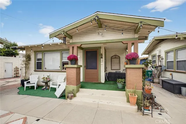 $1,099,000 | 1524 East Hellman Street, Long Beach, CA 90813
