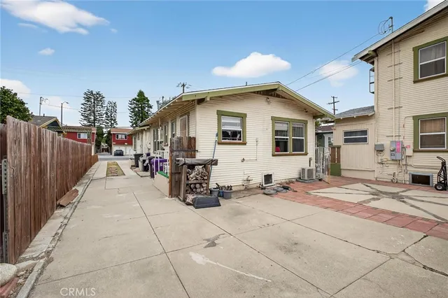 $1,099,000 | 1524 East Hellman Street, Long Beach, CA 90813