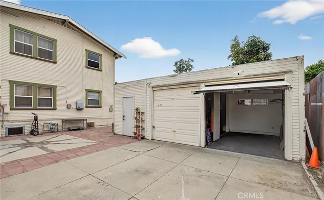 $1,099,000 | 1524 East Hellman Street, Long Beach, CA 90813