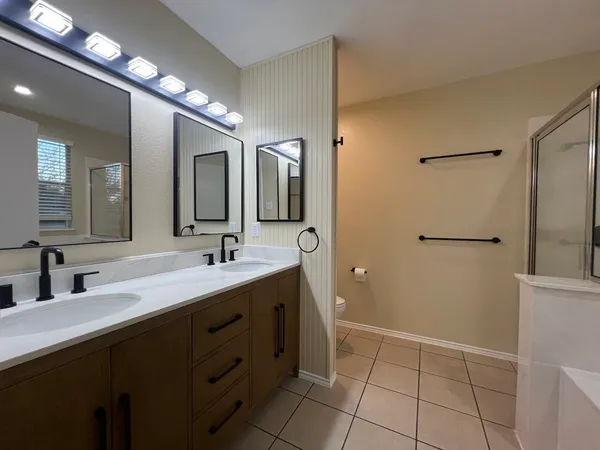 $2,000 | 137 Salado Drive, Kyle, TX 78640