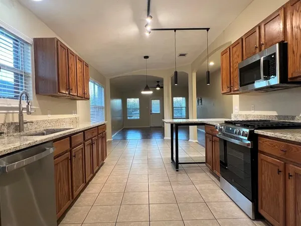 $2,000 | 137 Salado Drive, Kyle, TX 78640