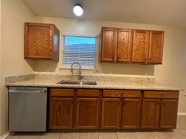 $2,000 | 137 Salado Drive, Kyle, TX 78640