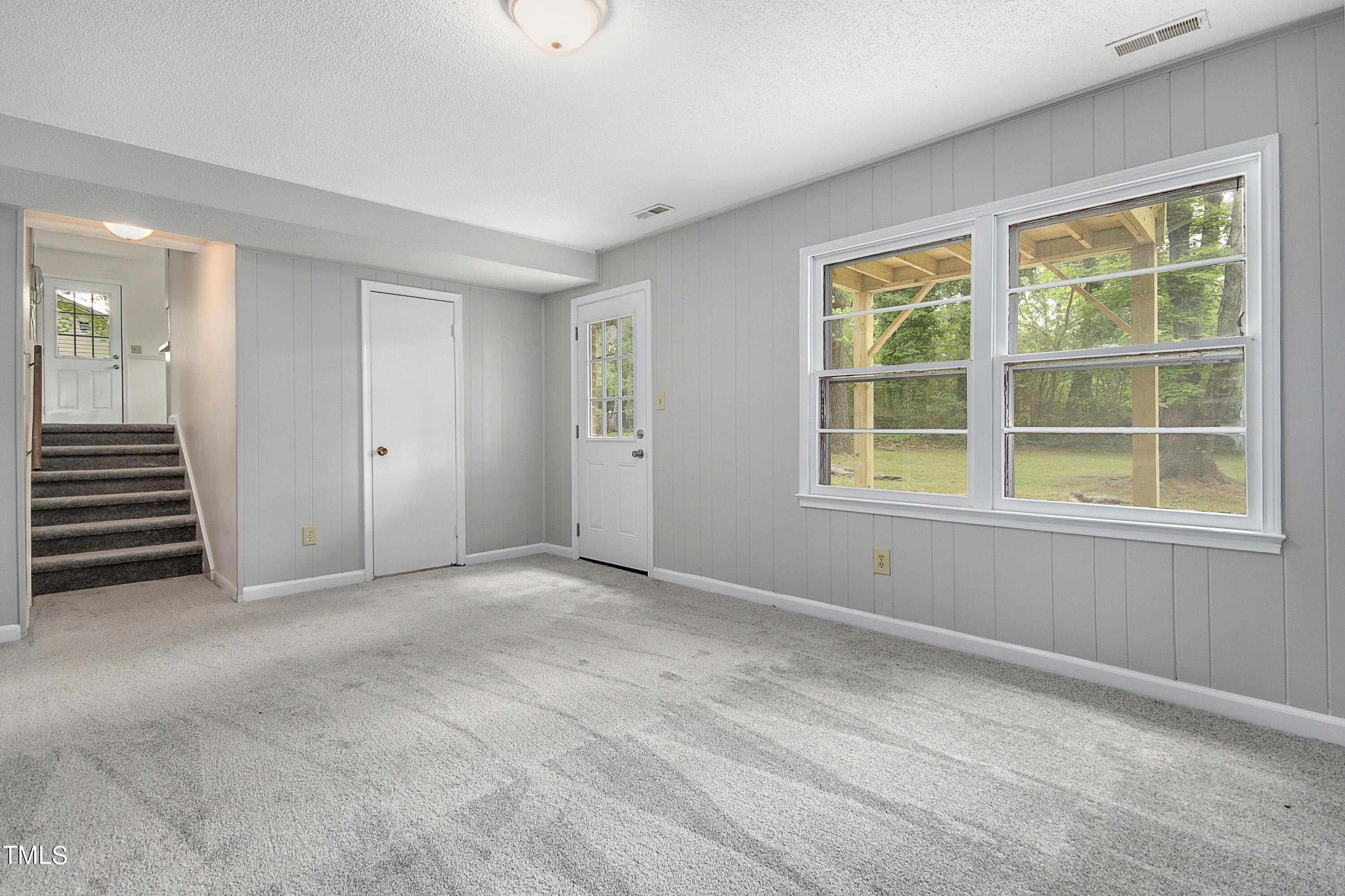 606 Rippling Stream Road Durham, NC 27704 - Photo 10 of 26 012-462134-IMG_3057_HDR