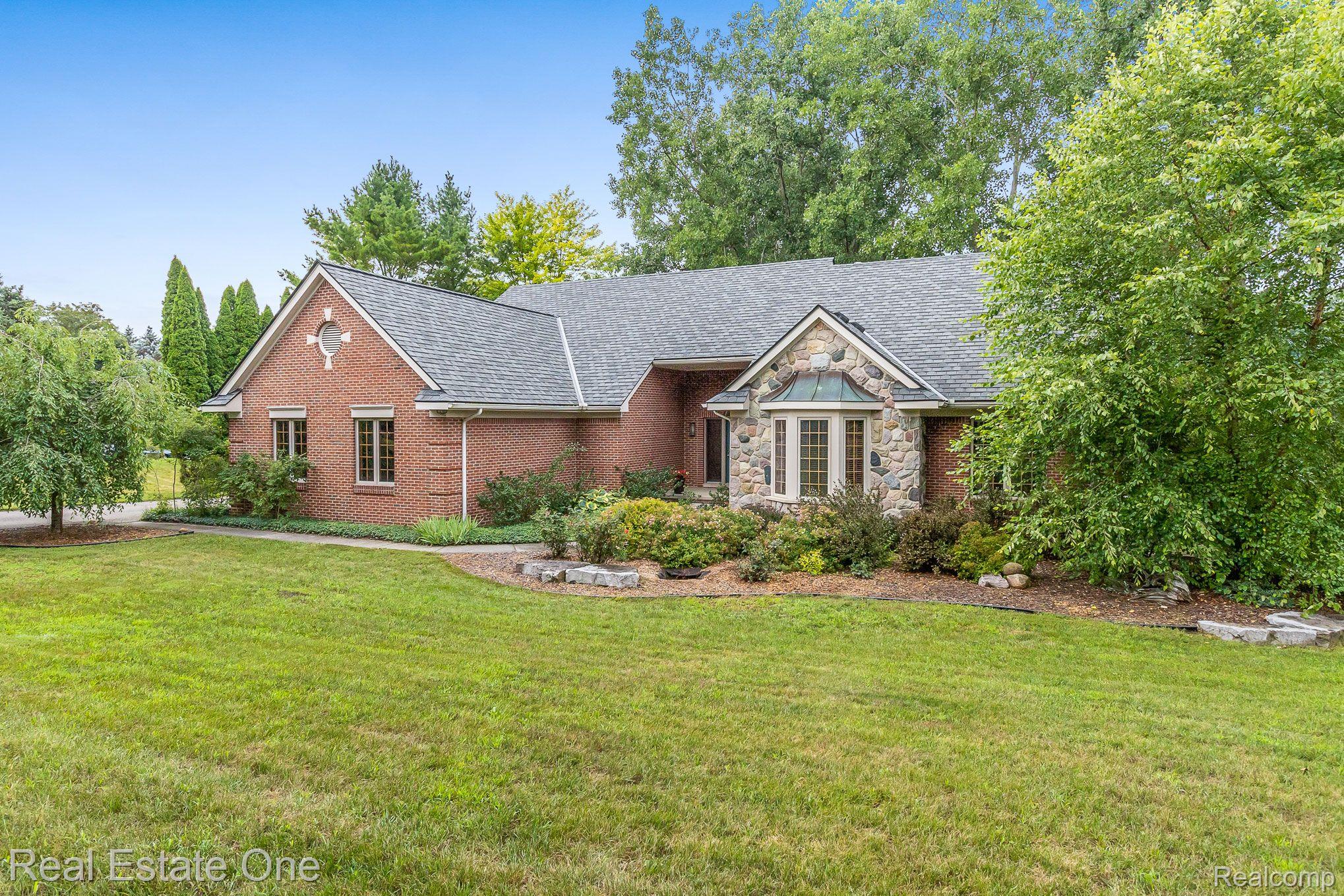 21781 Garfield Road Northville, MI 48167 - Photo 6 of 43 Gallery Image 6