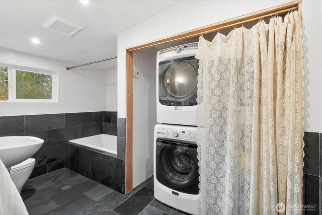 $625,000 | 3216 Bennett Drive, Bellingham, WA 98225