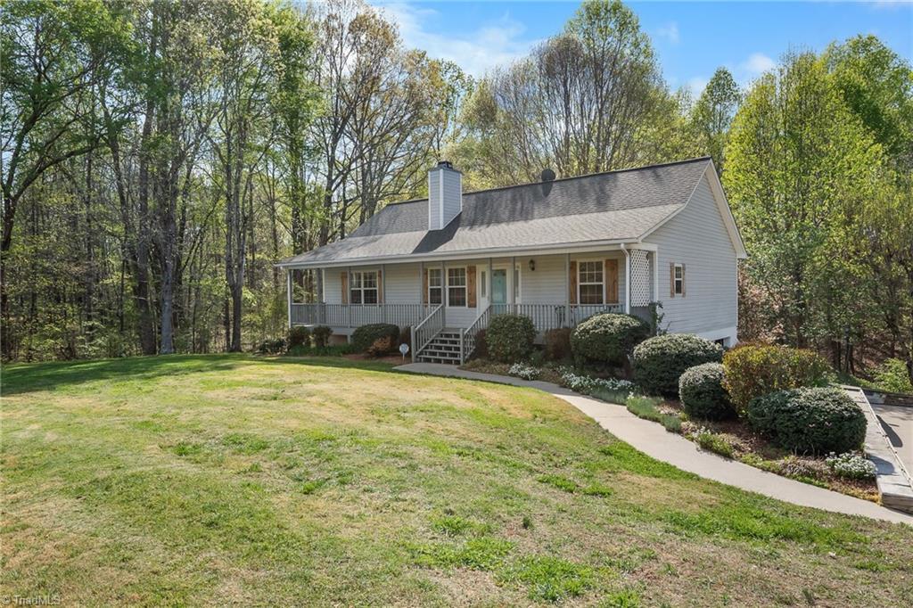 7598 Hampton Road Clemmons, NC 27012 - Photo 2 of 38