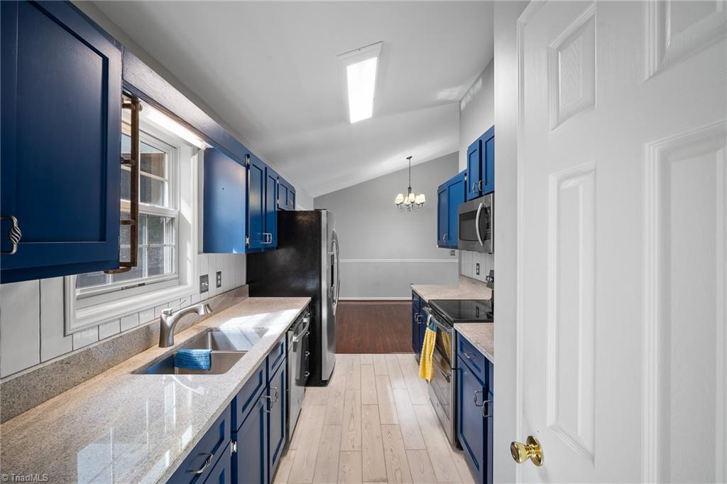 7598 Hampton Road Clemmons, NC 27012 - Photo 8 of 38