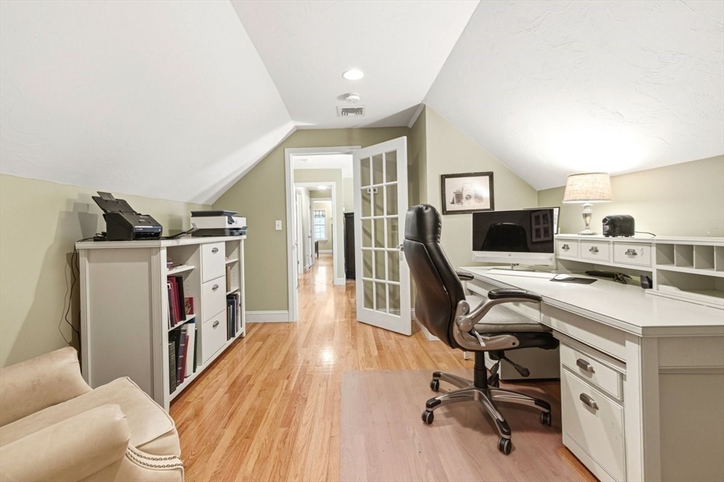 7 Tanglewood Road Walpole, MA 02032 - Photo 23 of 40