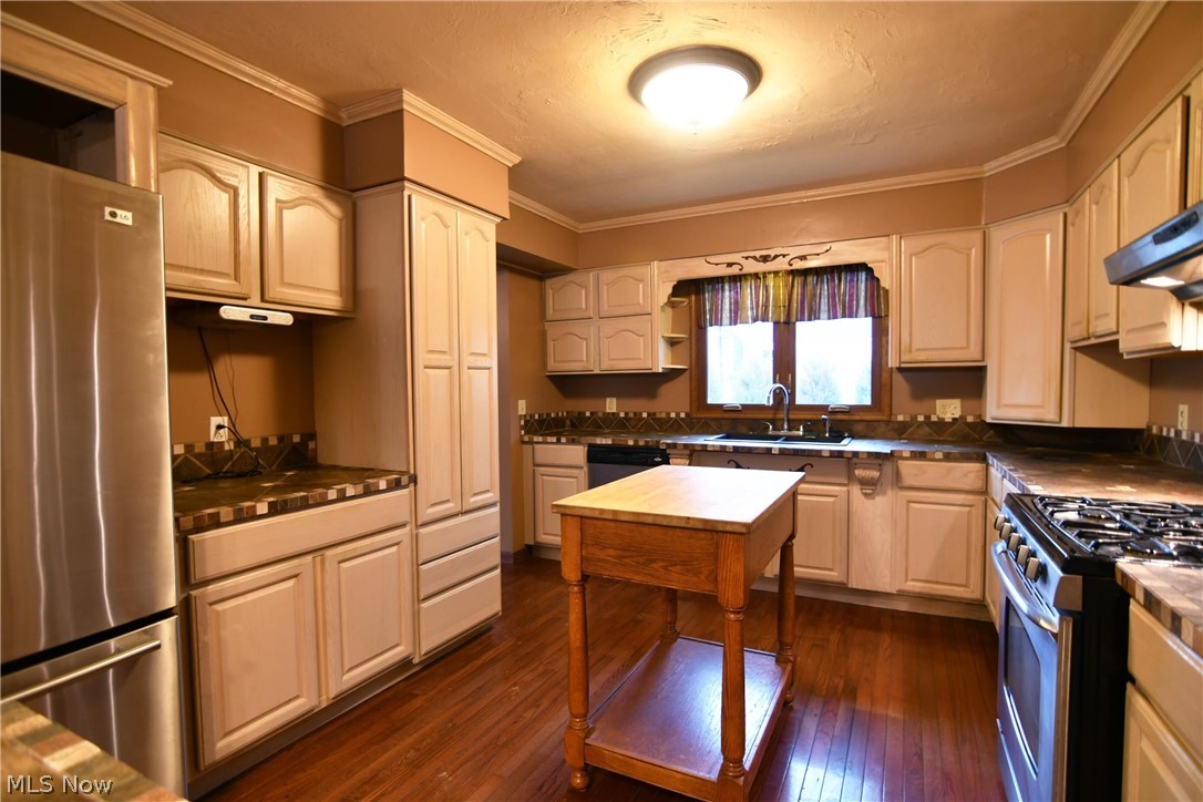 4386 Reimer Road Barberton, OH 44203 - Photo 7 of 35 Deluxe kitchen