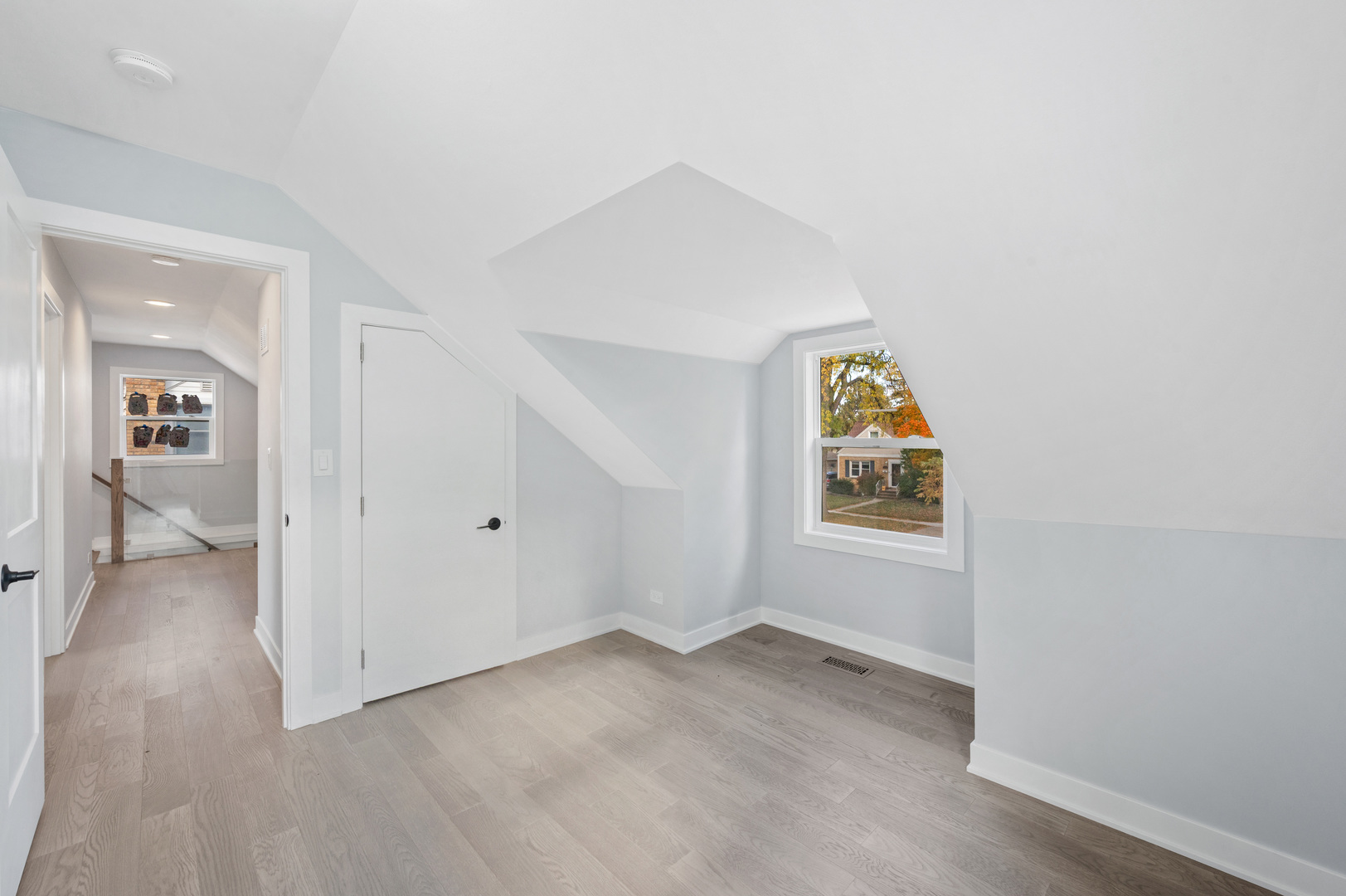 406 North Elm Street Mount Prospect, IL 60056 - Photo 17 of 28 an empty room with windows and closet