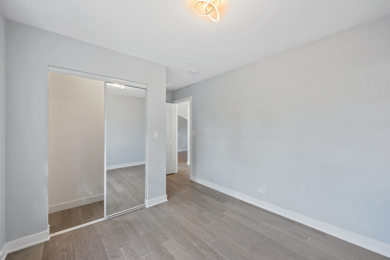 406 North Elm Street Mount Prospect, IL 60056 - Photo 21 of 28 a view of an empty room