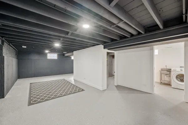 a view of empty room with windows
