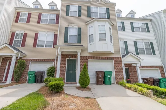 $279,900 | 3934 Tarrant Trace Circle, High Point, NC 27265
