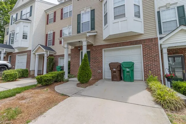 $279,900 | 3934 Tarrant Trace Circle, High Point, NC 27265
