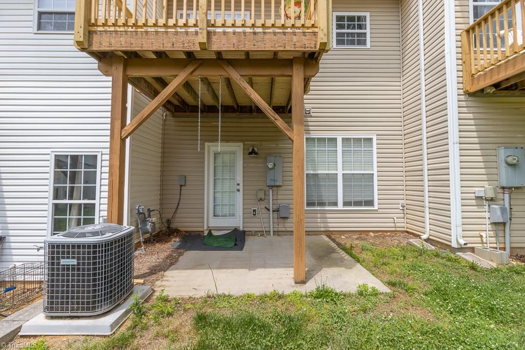 3934 Tarrant Trace Circle High Point, NC 27265 - Photo 4 of 21