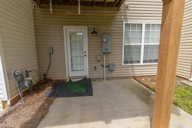 $279,900 | 3934 Tarrant Trace Circle, High Point, NC 27265