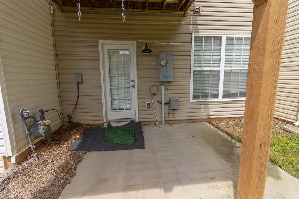 3934 Tarrant Trace Circle High Point, NC 27265 - Photo 5 of 21