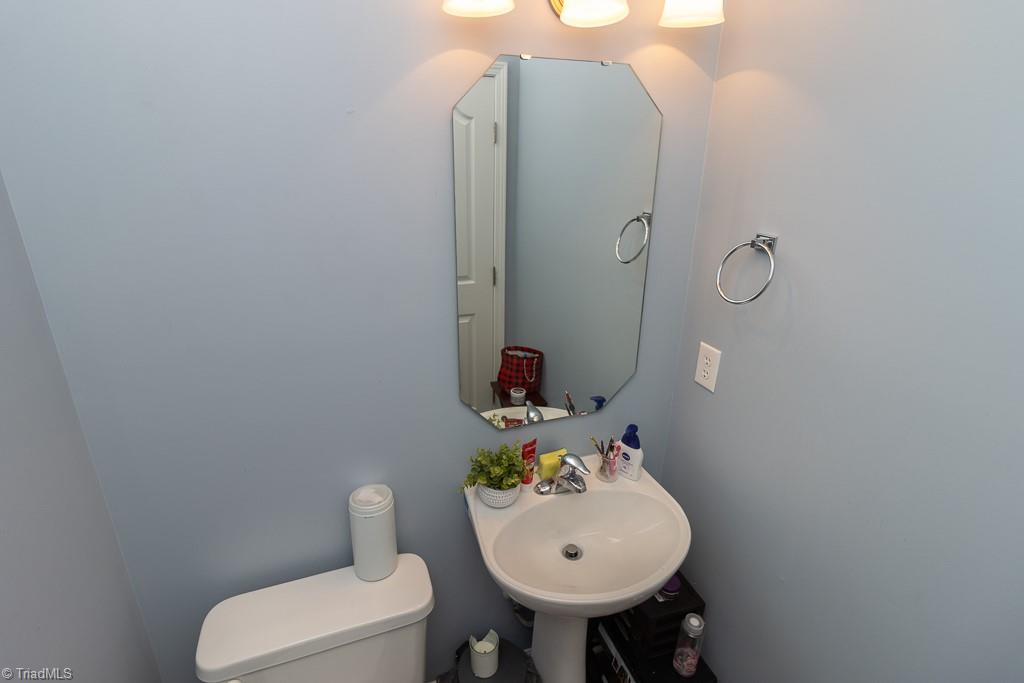 3934 Tarrant Trace Circle High Point, NC 27265 - Photo 6 of 21