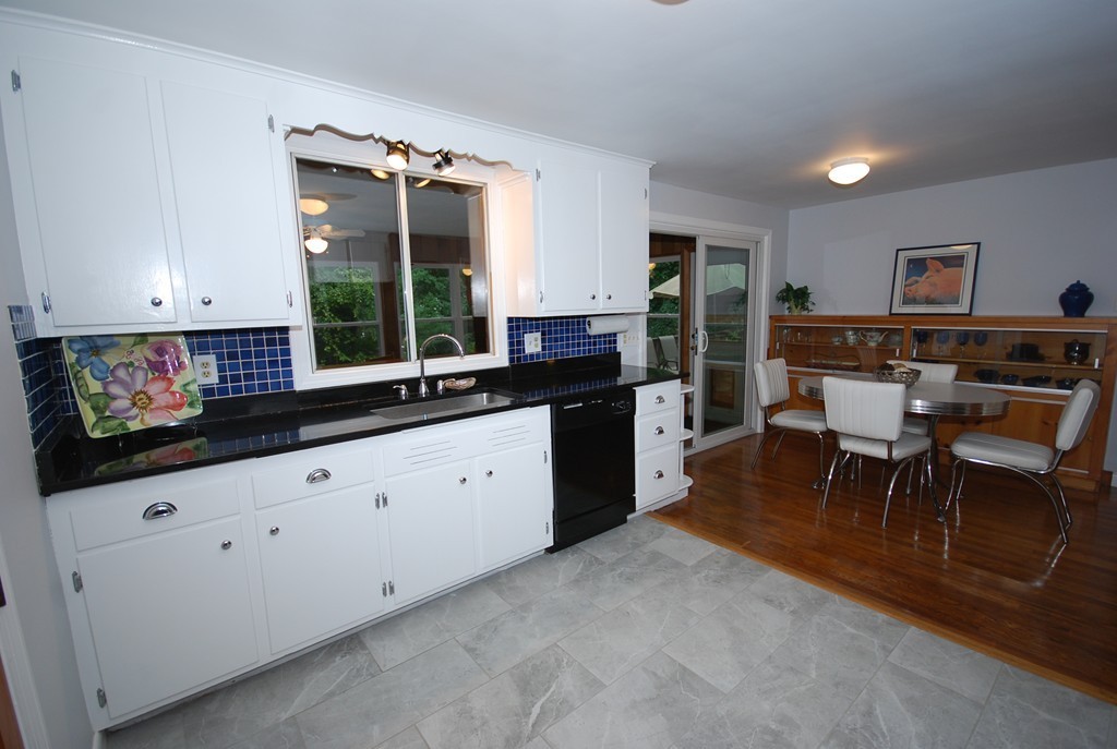 24 Dorset Road Holliston, MA 01746 - Photo 11 of 28 Gallery Image 11