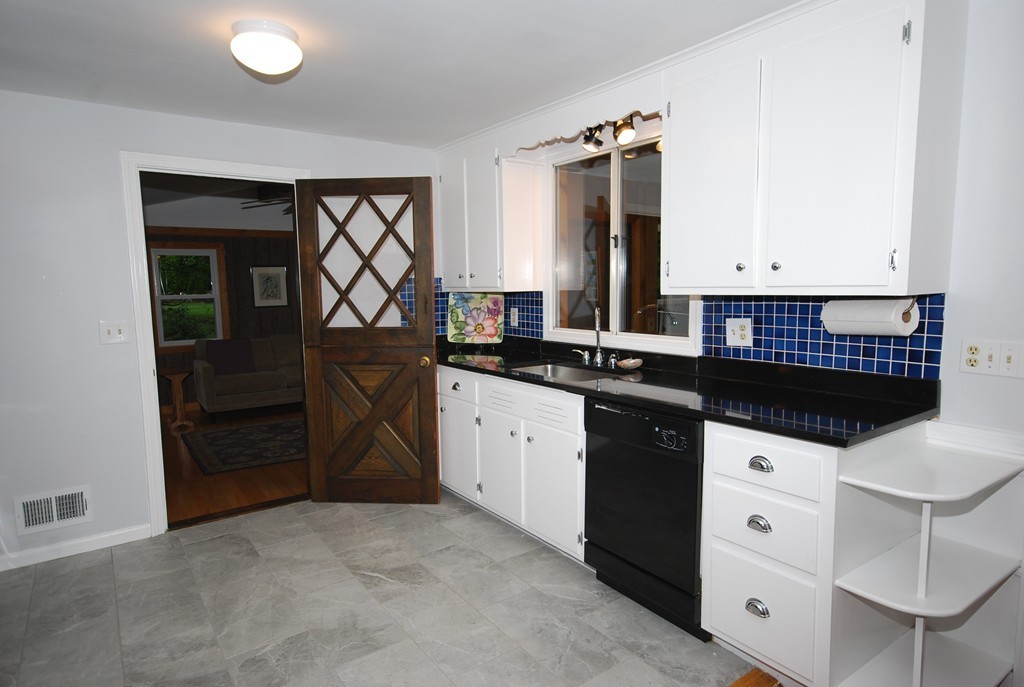 24 Dorset Road Holliston, MA 01746 - Photo 13 of 28 Gallery Image 13