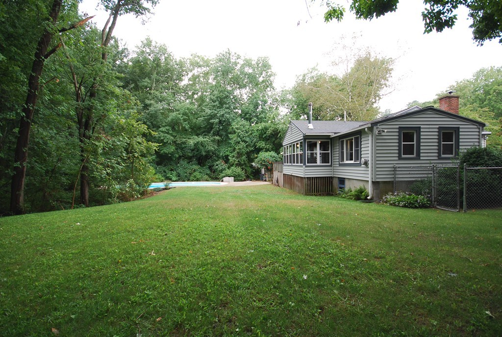 24 Dorset Road Holliston, MA 01746 - Photo 5 of 28 Gallery Image 5