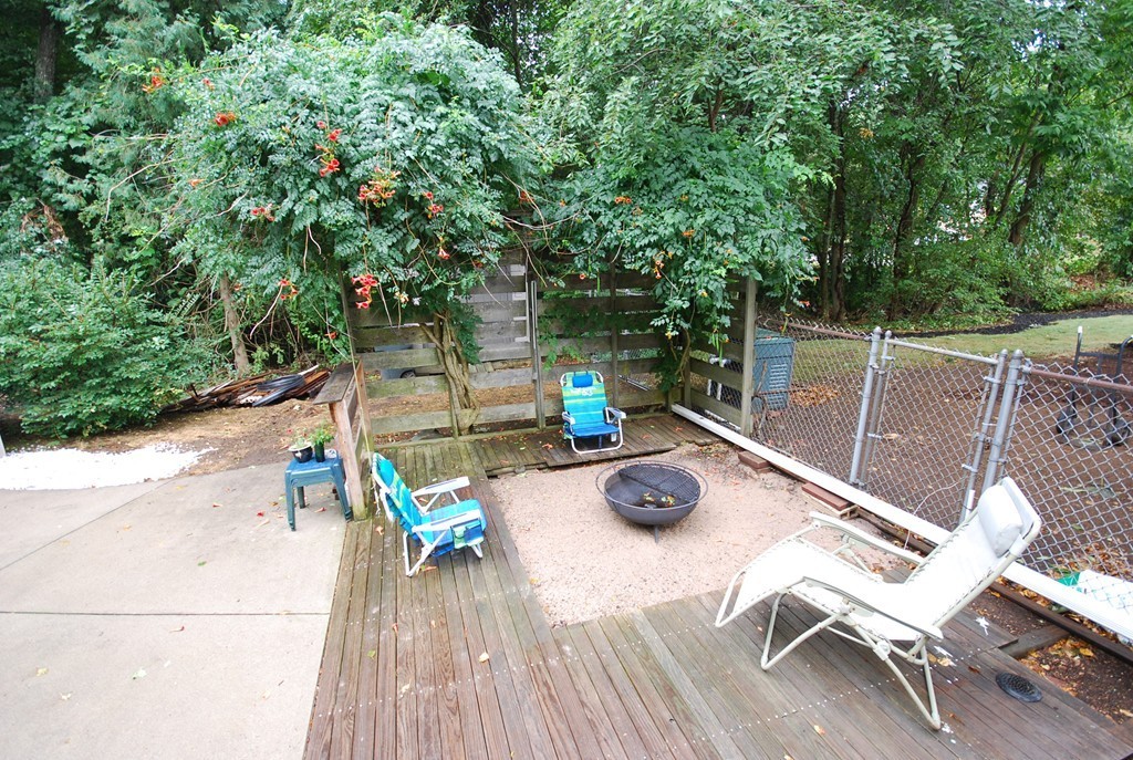24 Dorset Road Holliston, MA 01746 - Photo 8 of 28 Gallery Image 8