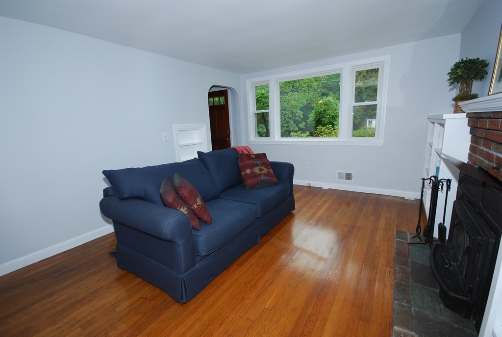 24 Dorset Road Holliston, MA 01746 - Photo 10 of 28 Gallery Image 10