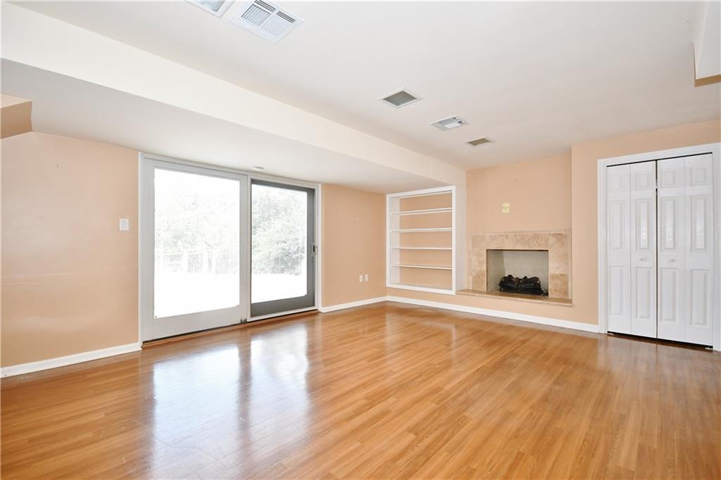 917 Old Hickory Road Pittsburgh, PA 15243 - Photo 20 of 25 Gallery Image 20