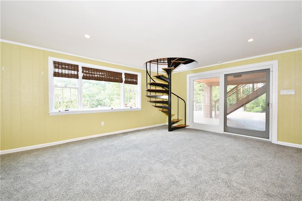917 Old Hickory Road Pittsburgh, PA 15243 - Photo 10 of 25 Gallery Image 10