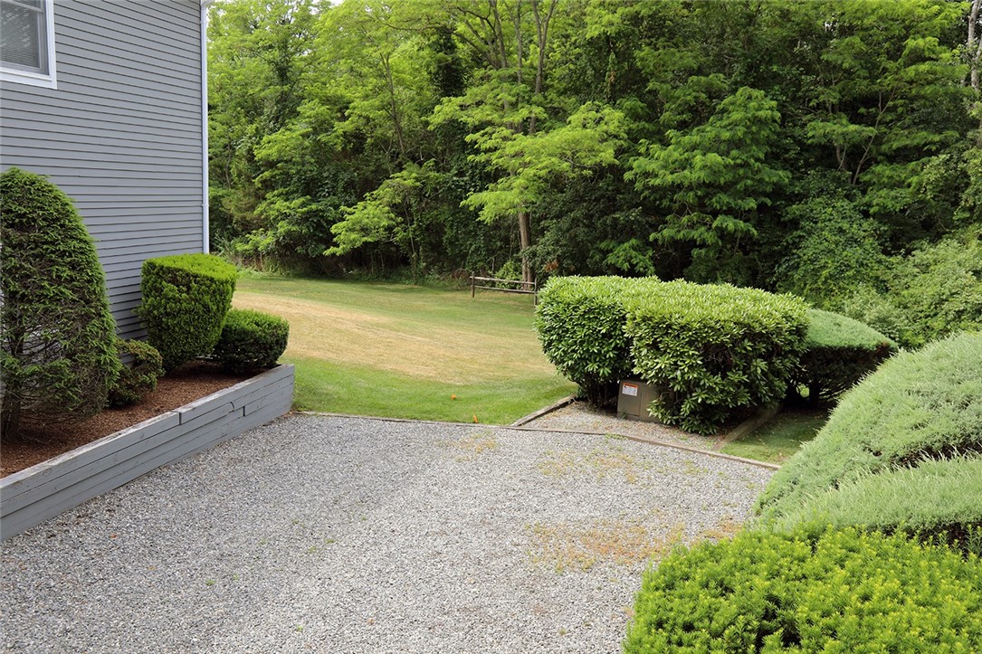 5390 Post Road, Unit 5 East Greenwich, RI 02818 - Photo 15 of 17 Side yard