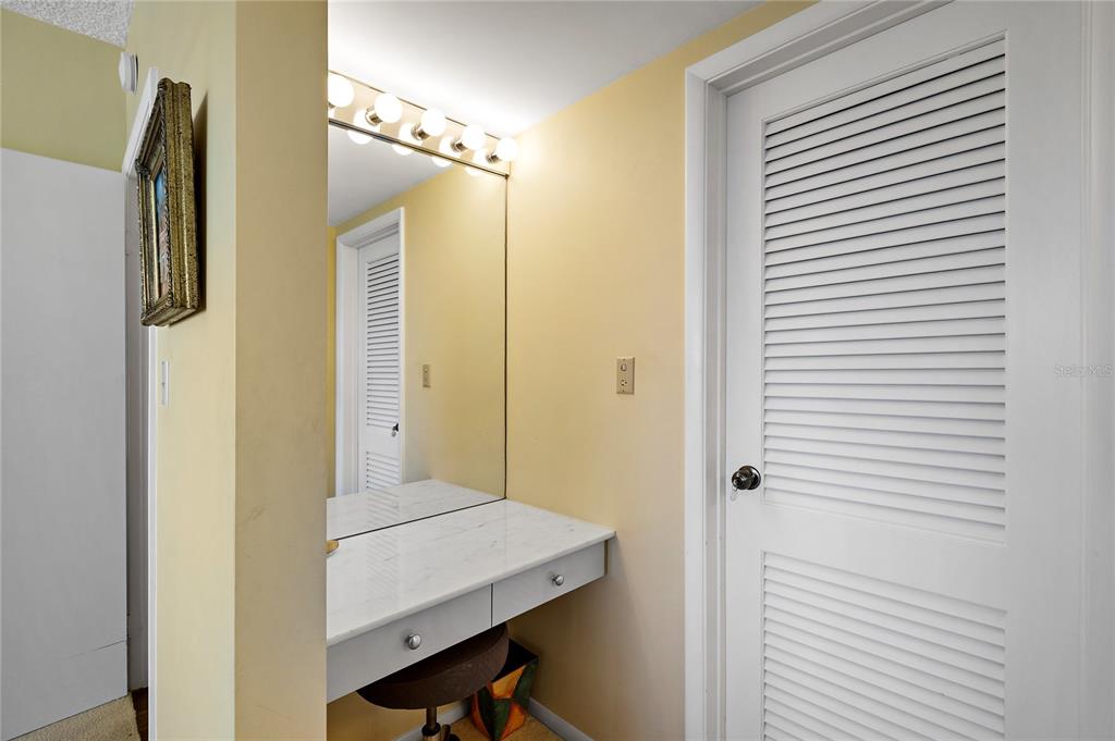 601 Longboat Club Road, Unit 902S Longboat Key, FL 34228 - Photo 19 of 65 a view of a bathroom from a bathroom