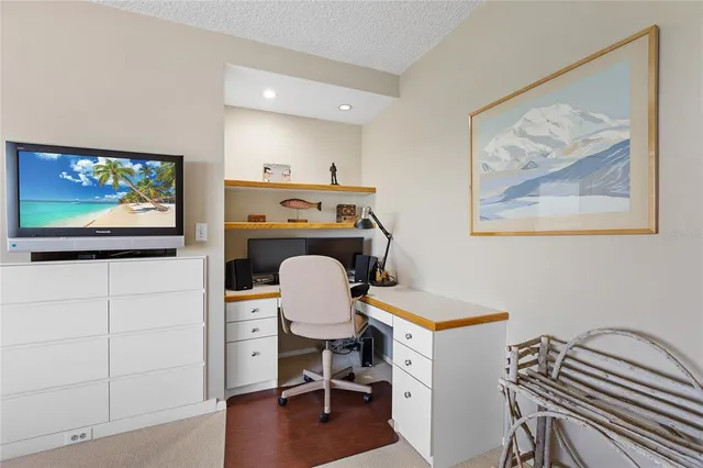 $9,000 | 601 Longboat Club Road, Unit 902S, Longboat Key, FL 34228