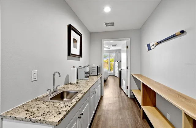 $9,000 | 601 Longboat Club Road, Unit 902S, Longboat Key, FL 34228