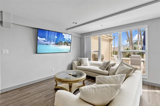 $9,000 | 601 Longboat Club Road, Unit 902S, Longboat Key, FL 34228