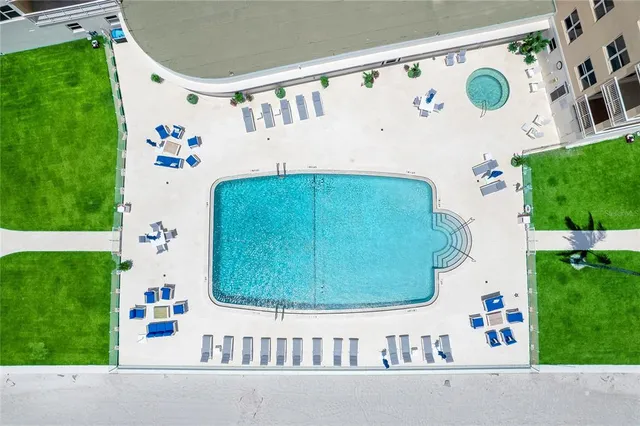 $9,000 | 601 Longboat Club Road, Unit 902S, Longboat Key, FL 34228