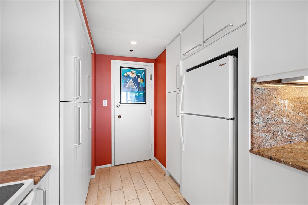 601 Longboat Club Road, Unit 902S Longboat Key, FL 34228 - Photo 6 of 65