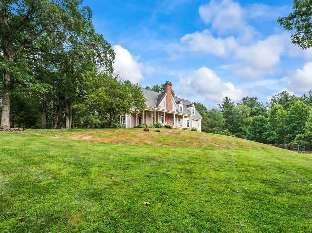 15 Stagecoach Road Princeton, MA 01541 - Photo 4 of 41 a view of a house with a yard