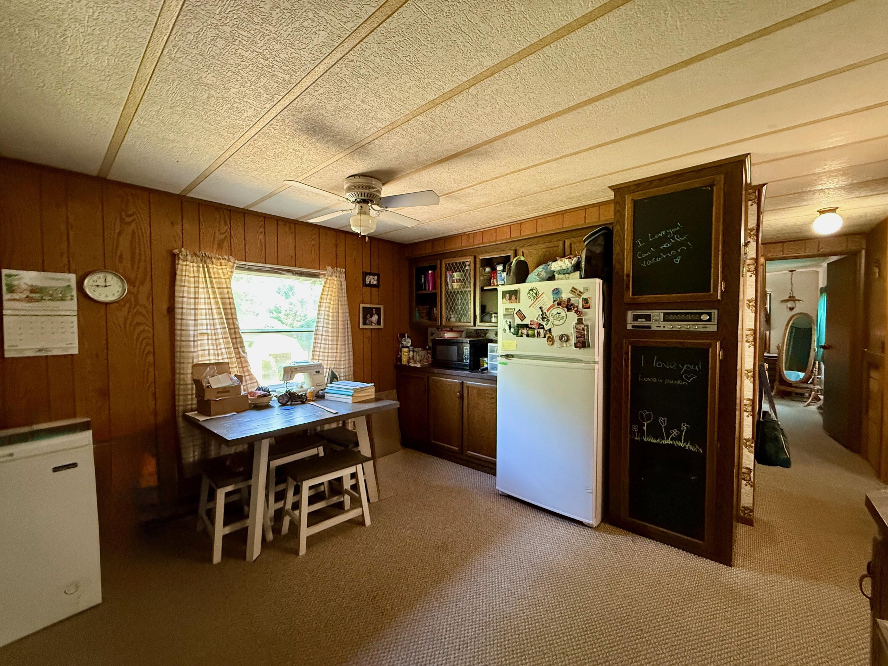 408 Farmington Falls Road New Sharon, ME 04955 - Photo 13 of 37 13_EatInArea