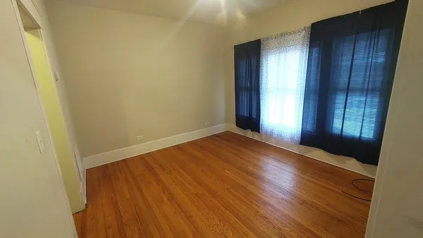 $1,250 | 111 North Center Street, Unit 2R, Joliet, IL 60435