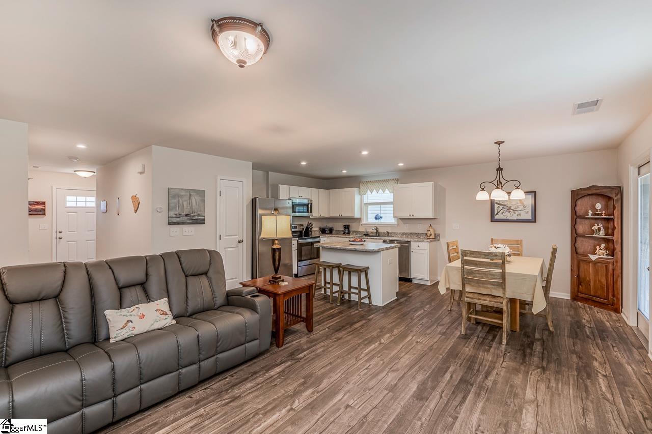 349 Elwin Lane Greer, SC 29651 - Photo 2 of 22 Gallery Image 2