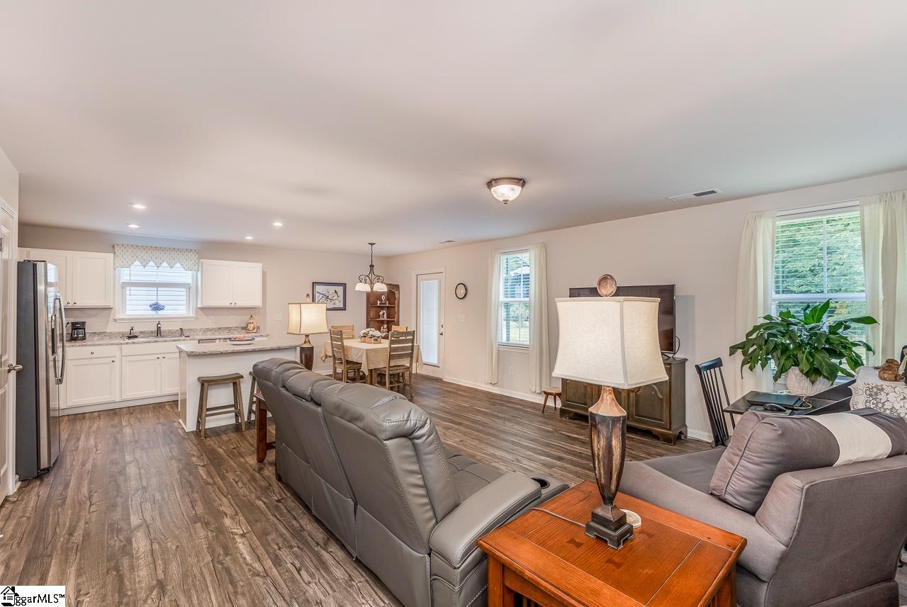 349 Elwin Lane Greer, SC 29651 - Photo 4 of 22 Gallery Image 4