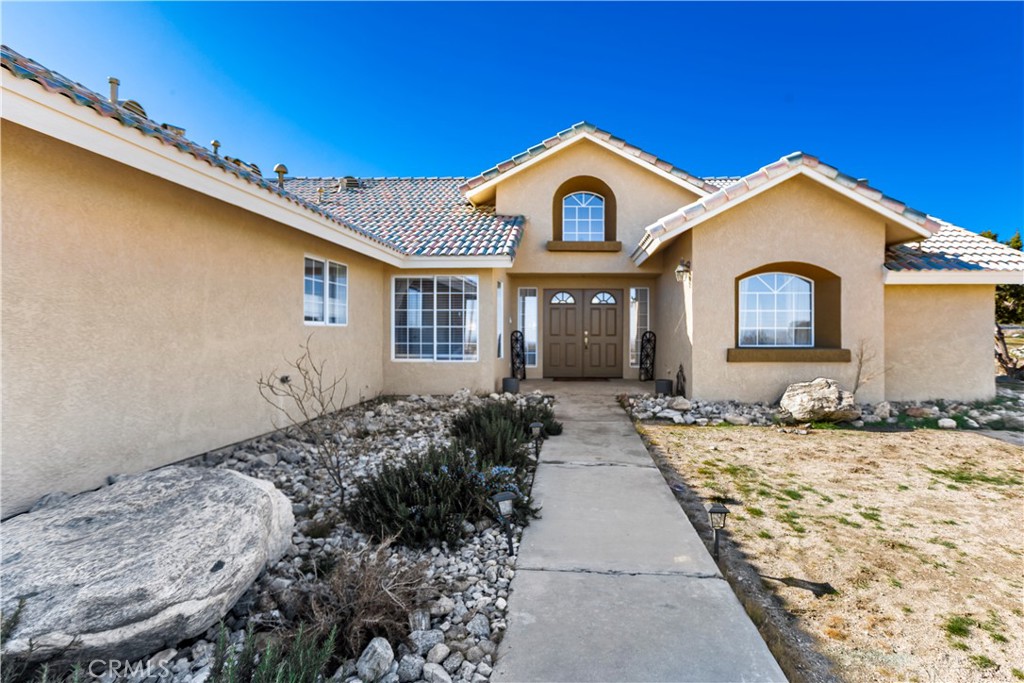 1825 Smoke Tree Road Pinon Hills, CA 92372 - Photo 5 of 58