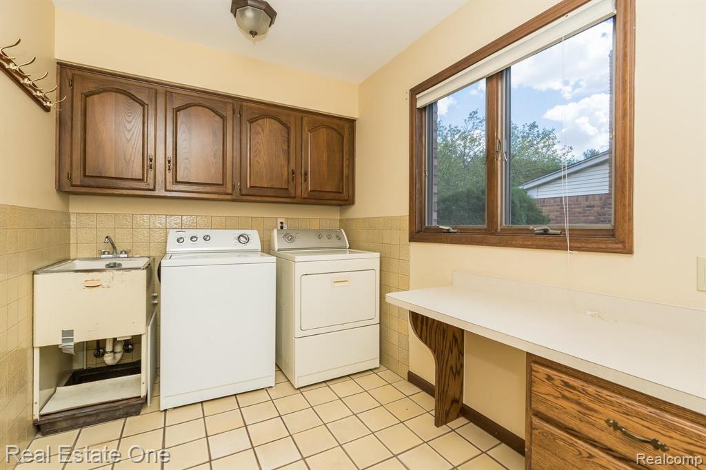 630 Baker Street Rochester Hills, MI 48307 - Photo 25 of 33